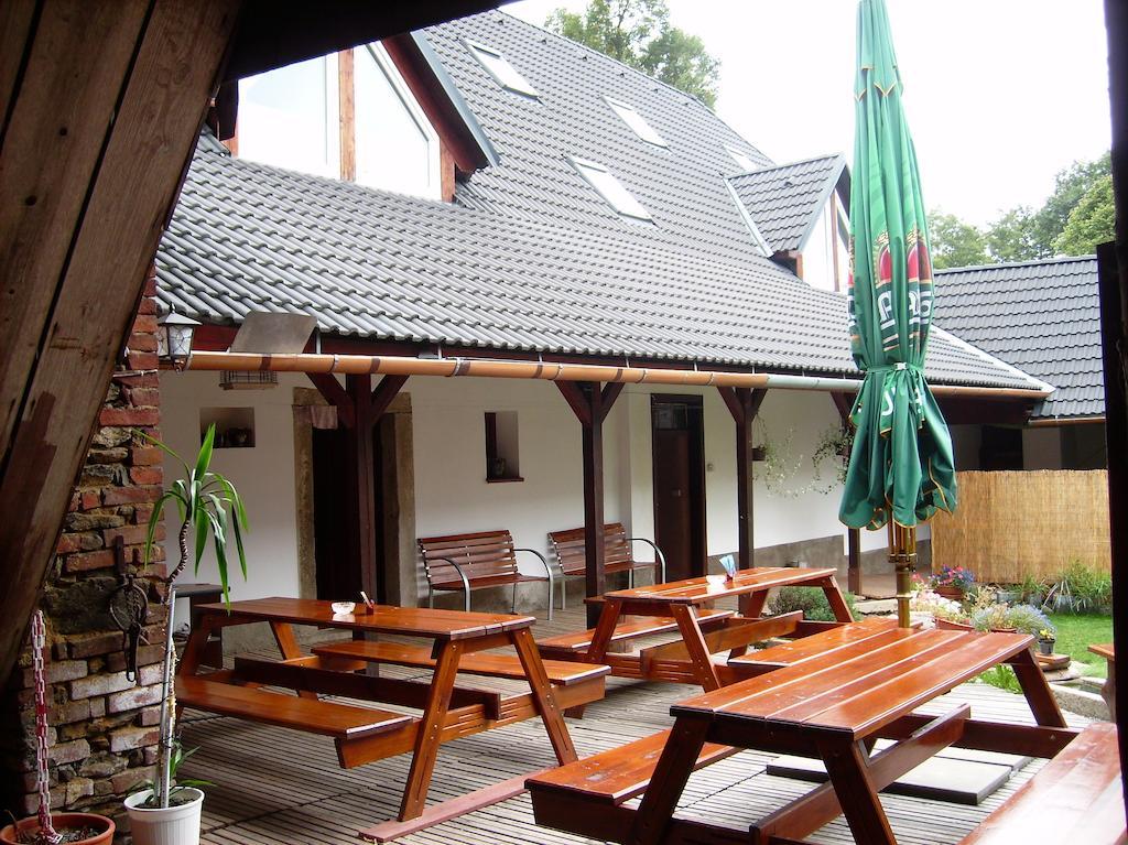 Penzion U Dvojice Nove Mesto na Morave Buitenkant foto